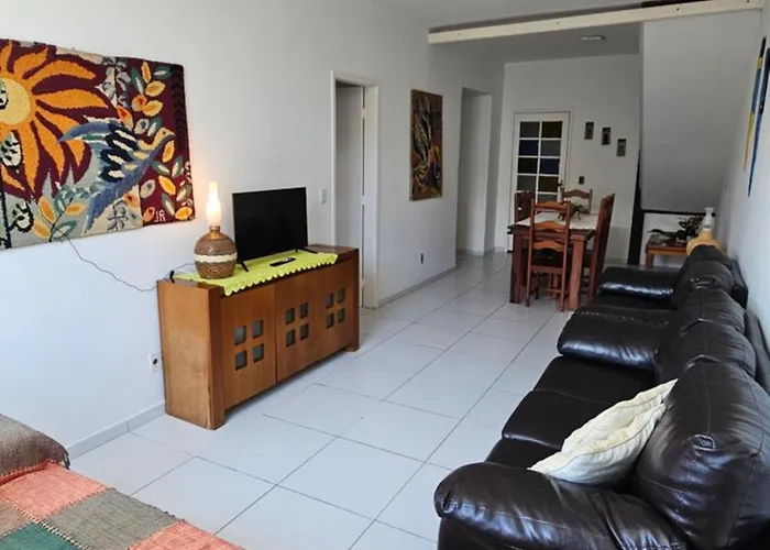 Amplo apartamento próximo da praia