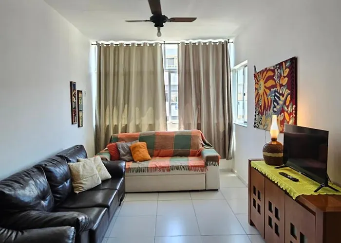 Amplo apartamento próximo da praia